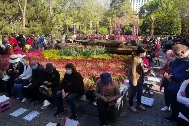 入相亲角大龄剩女强烈反对！PG麻将胡了大量外国女孩涌(图11)